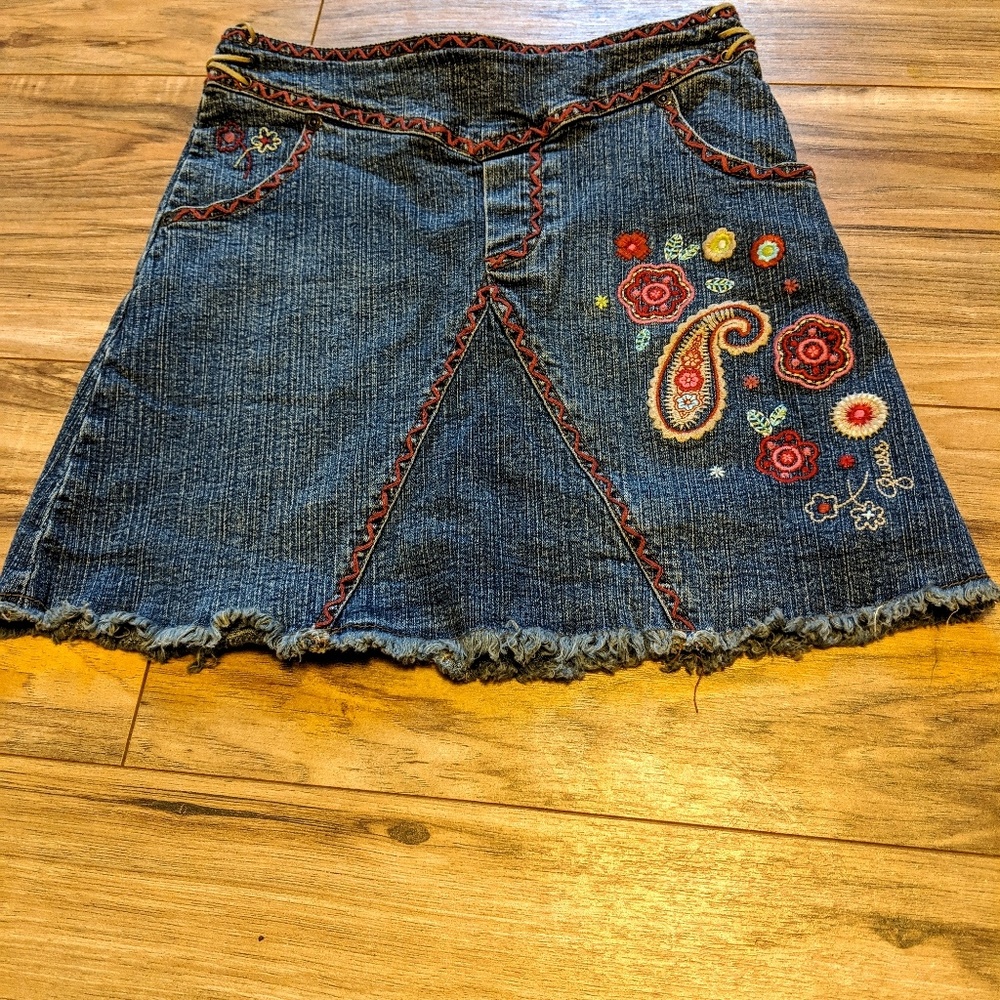 Guess little girl skirt size 7